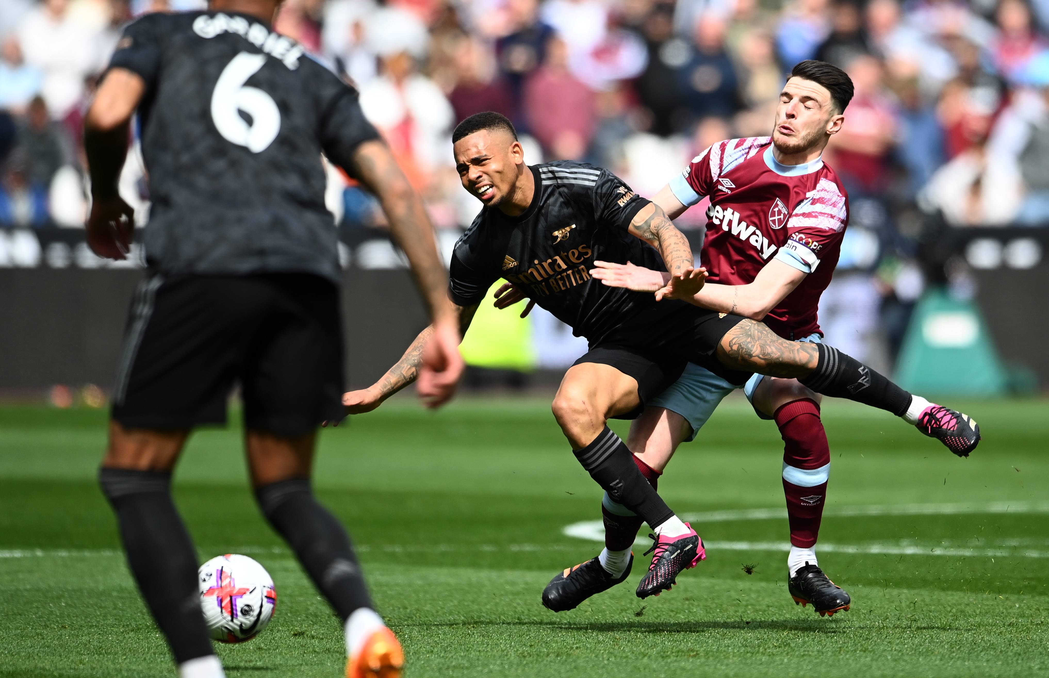 沙尔克主场取胜,球队逐渐走出低谷 沙尔克主场取胜,球队逐渐走出低谷