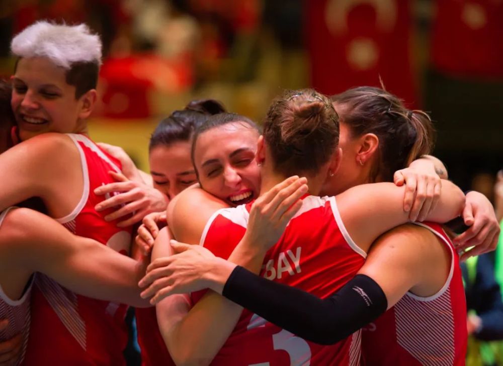 ayx.com-弗洛西冈队长受伤，球队战力受损的简单介绍